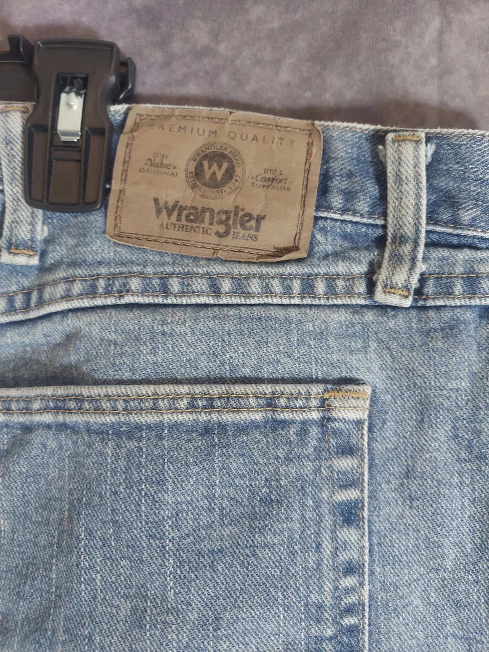 Wrangler Men's Relaxed Fit Jeans Light Wash Big & Tall Size 48x30 W/ Repairs VGC
